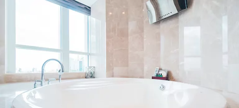 Bathroom Window Coverings in Country Club, FL