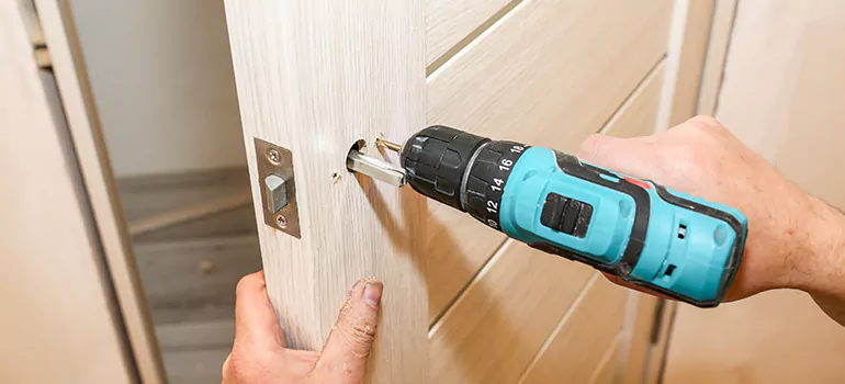 Old Door Knob Repair in Country Club, FL